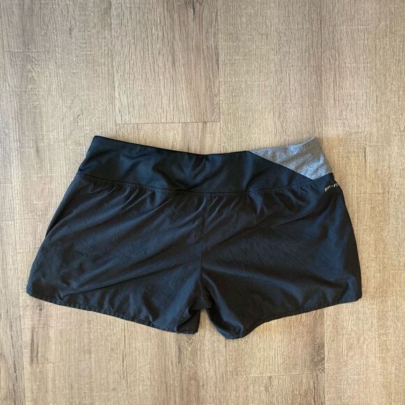 Nike Dri-Fit Black and Gray Short M EUC - Picture 4 of 8